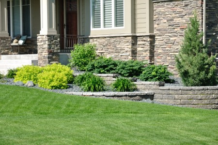 Hire lawn maintenance company